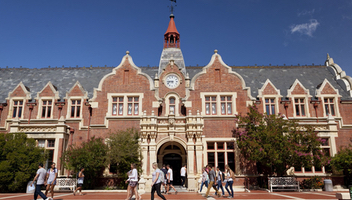 リンカーン大学図書館の外観