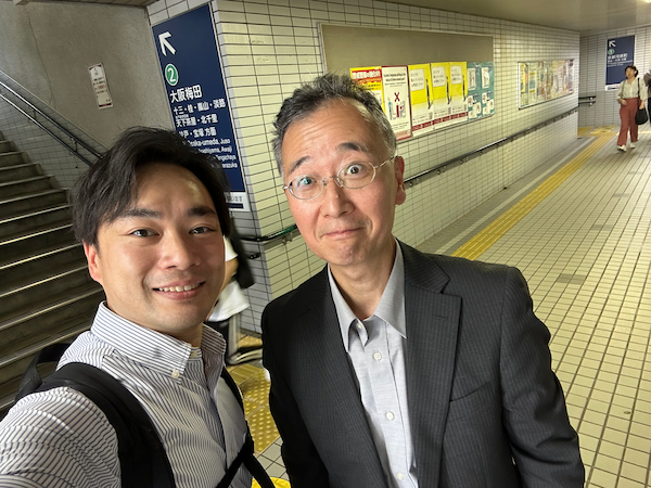 リンカーン大学のスタッフとの写真