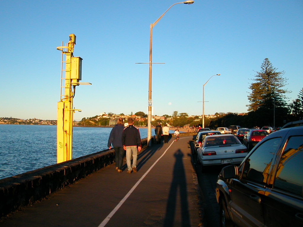 海沿いの遊歩道