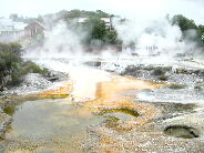 吹き上げる蒸気